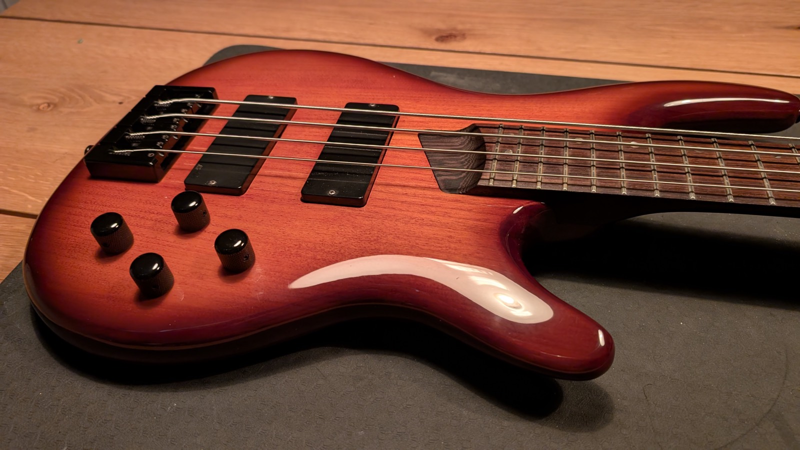 Cort Artisan Bass — po