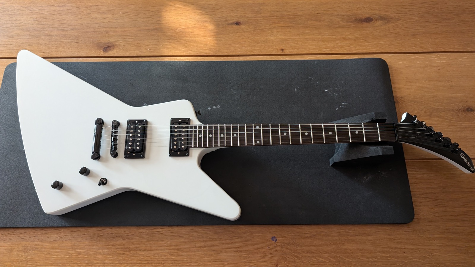 Epiphone Explorer — po