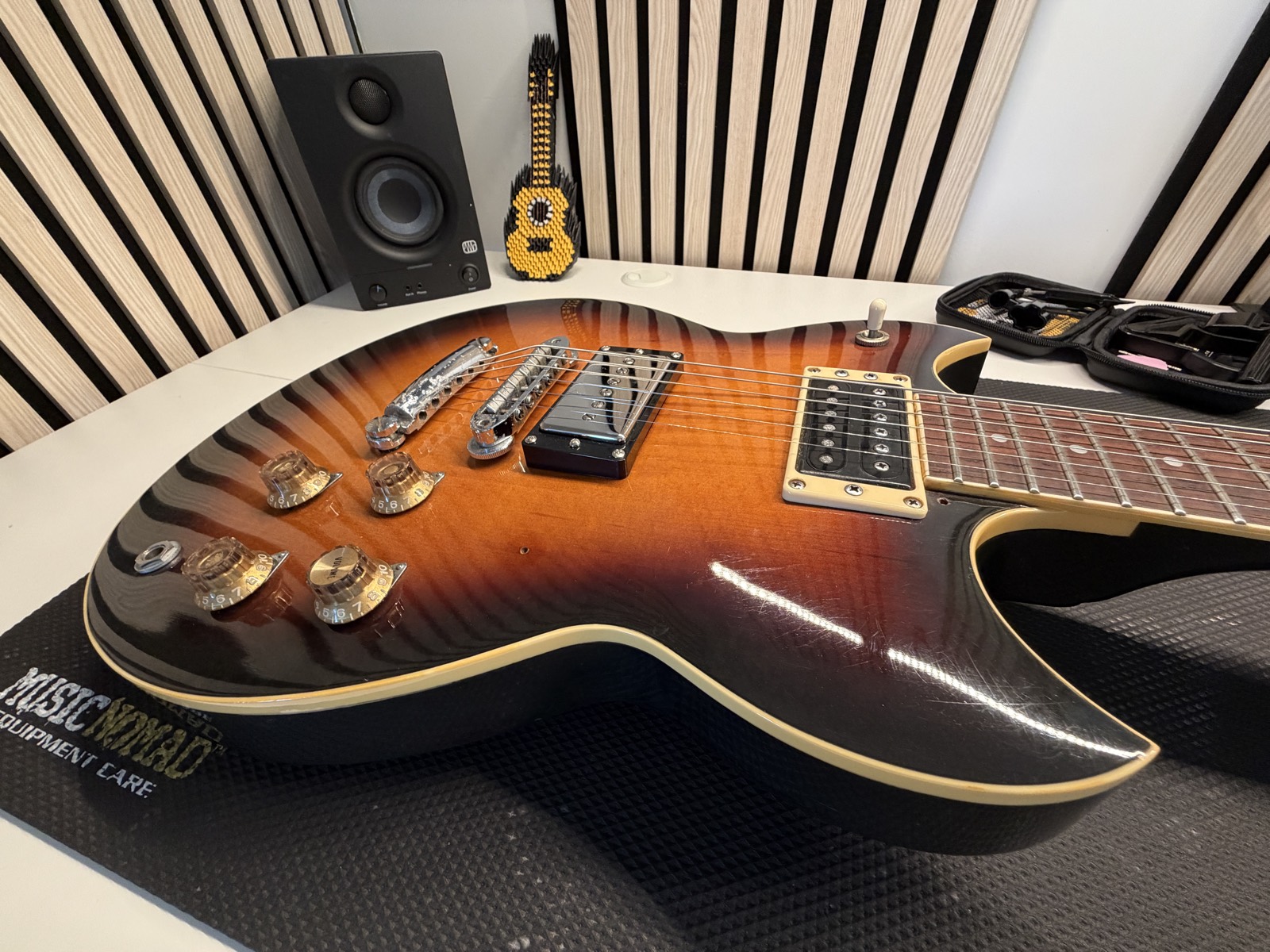 Yamaha SG600 — po